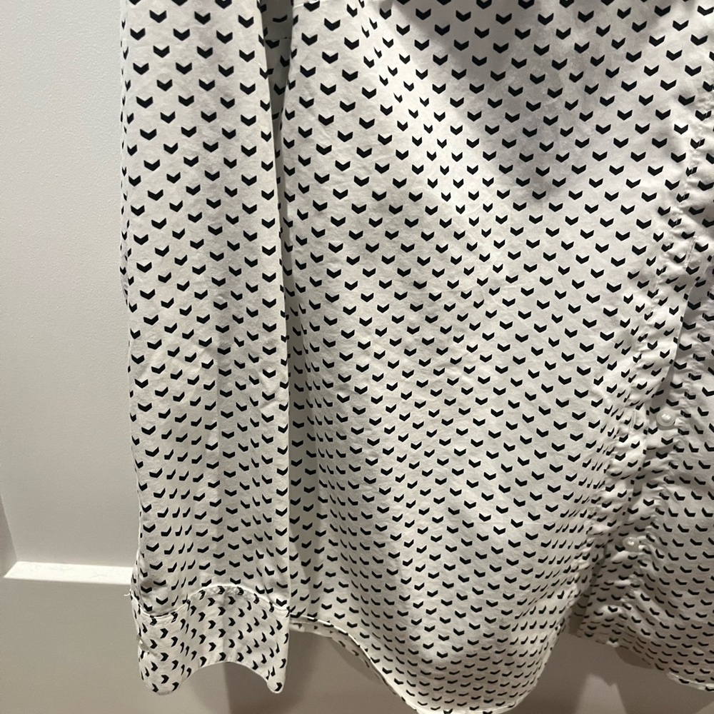 Patterned Women’s Button Up - Picture 3 of 3
